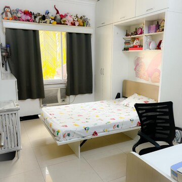 Bedroom in 2 BHK Apartment at Pooja Apartments Khar, Khar West – for Rent