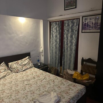 Bedroom in 2 BHK Apartment at Kiran Apartment Bandra , Ranwar – for Rent