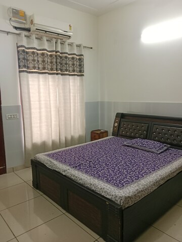 Bedroom in 2 BHK Builder Floor at Ansals Sushant City – for Rent