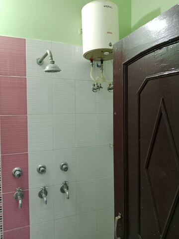 Bathroom in 2 BHK Builder Floor at Sector 18 – for Rent