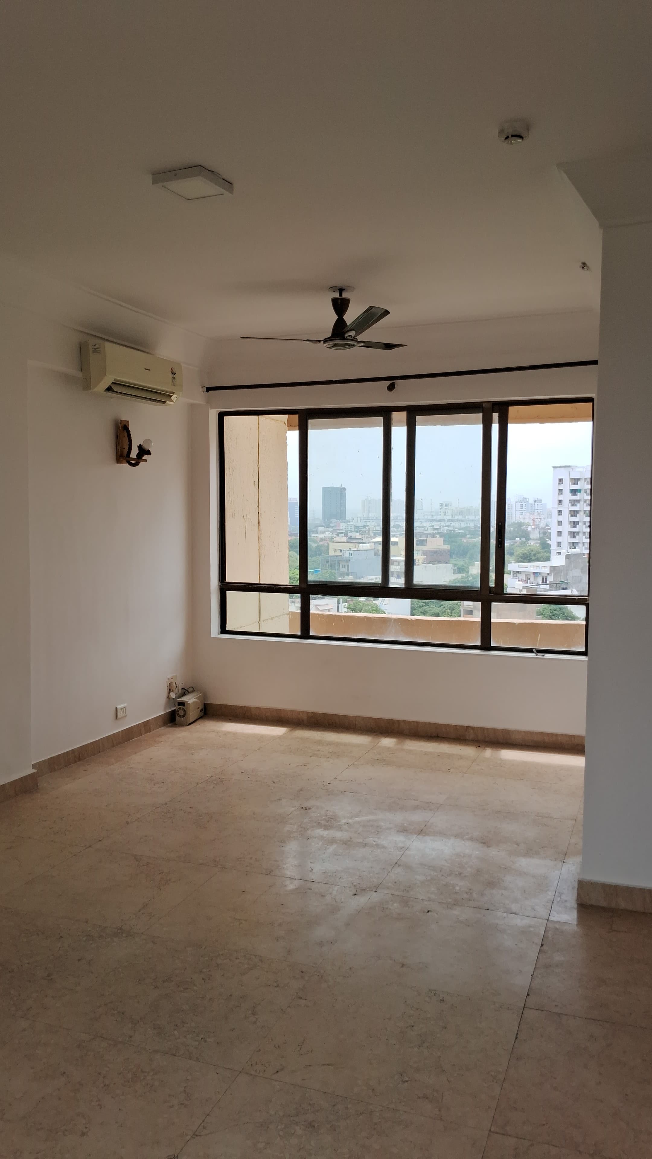 3 BHK + Servant Room 1877 Sq.Ft. Apartment in Unitech Fresco