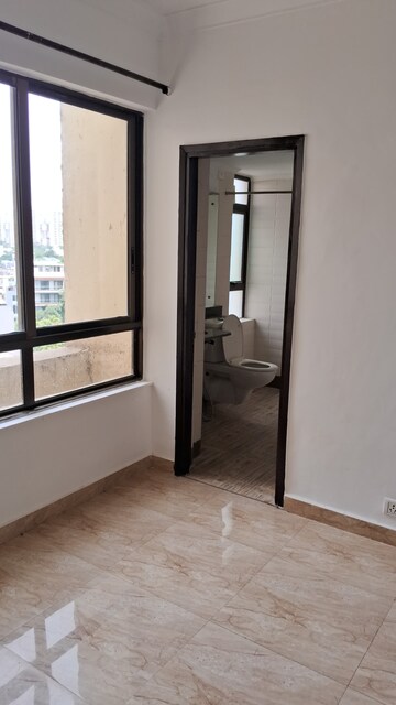 Room in 3 BHK Apartment at Unitech Fresco, Sector 50 – for Sale