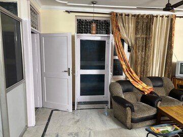 Staircase in 3 BHK Builder Floor at RWA Apartments Sector 50, Sector 50 – for Rent