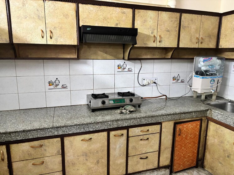 Kitchen, rwa-apartments-sector-50 3 Bedroom 200 Sq.Mt. Builder Floor In Sector 50 Noida 9148404