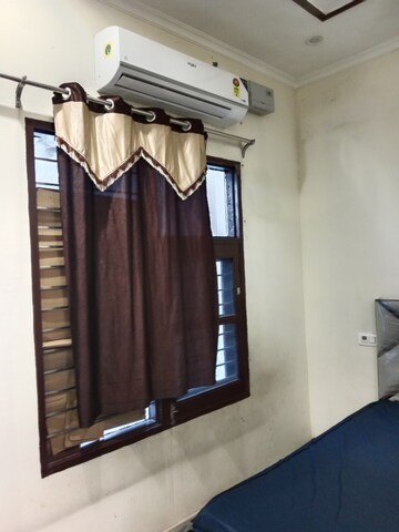 Furnished Amenities in 1.5 BHK Builder Floor at Sector 18 – for Rent