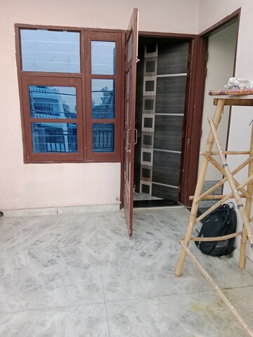  1.5 BHK Builder Floor at Sector 18 – for Rent