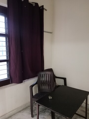 Living Room in 1.5 BHK Builder Floor at Sector 18 – for Rent
