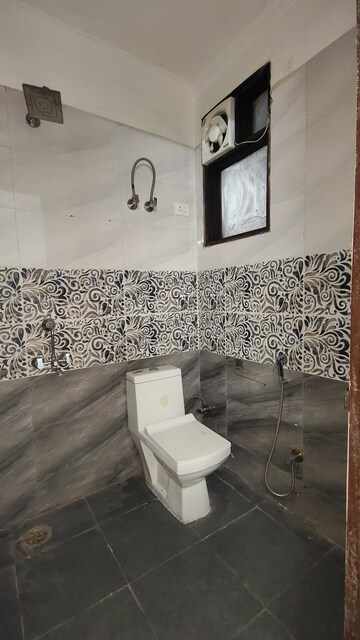 Bathroom in 2 BHK Builder Floor at Palm Residency Chhatarpur, Chattarpur – for Rent