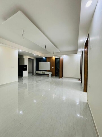 Room in 4 BHK Apartment at Dwarika Raj Garden City, Raj Nagar Extension – for Sale
