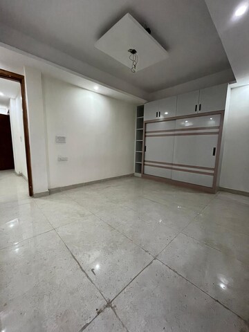 Room in 4 BHK Apartment at Dwarika Raj Garden City, Raj Nagar Extension – for Sale
