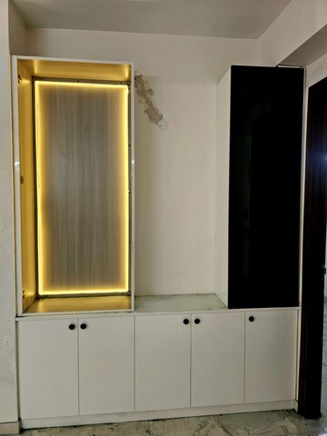 Furnished Amenities in 2.5 BHK Apartment at Smart World Gems, Sector 89 – for Rent