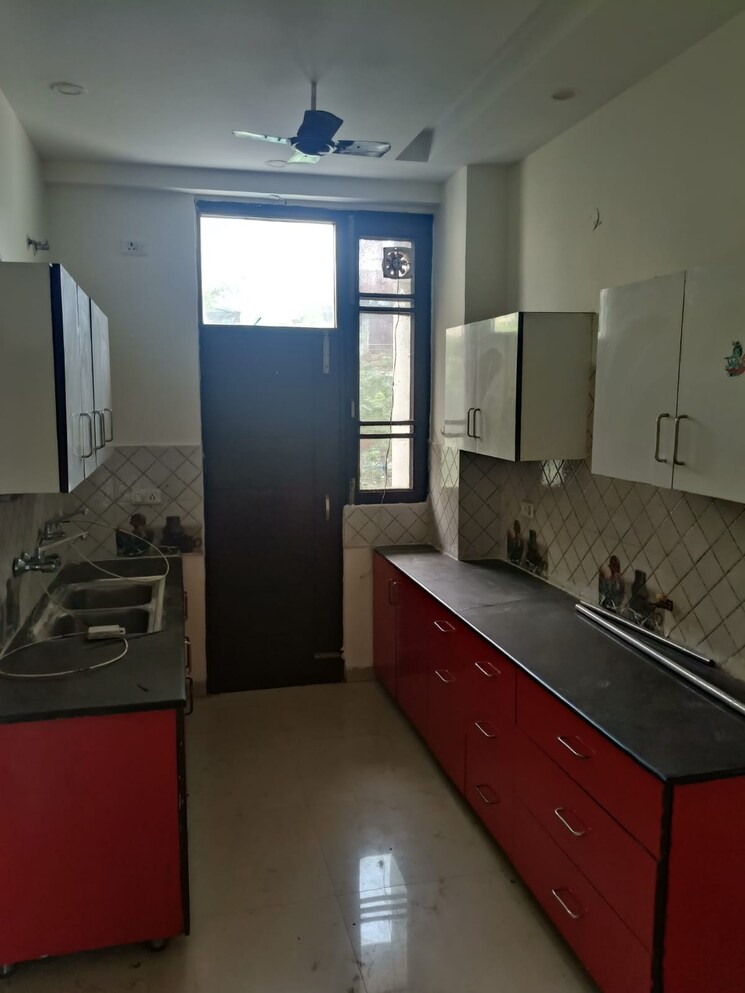 Kitchen, dhakoli 3 Bedroom 100 Sq.Yd. Apartment In Dhakoli Zirakpur 9148479