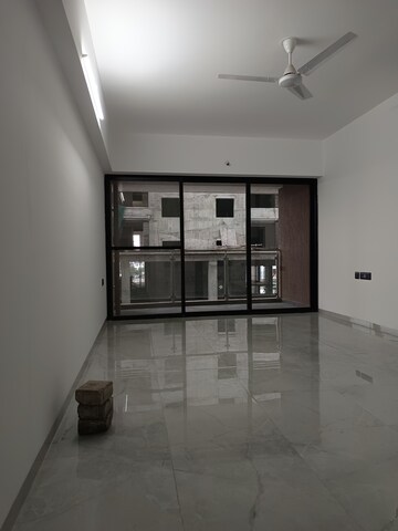 Room in 2 BHK Apartment at Unique Youtopia, Kharadi – for Rent