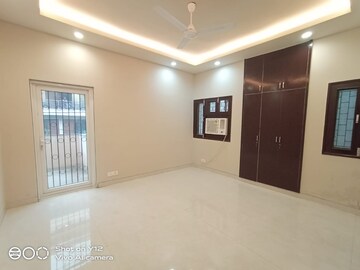 Room in 2 BHK Builder Floor at Kailash Colony – for Rent
