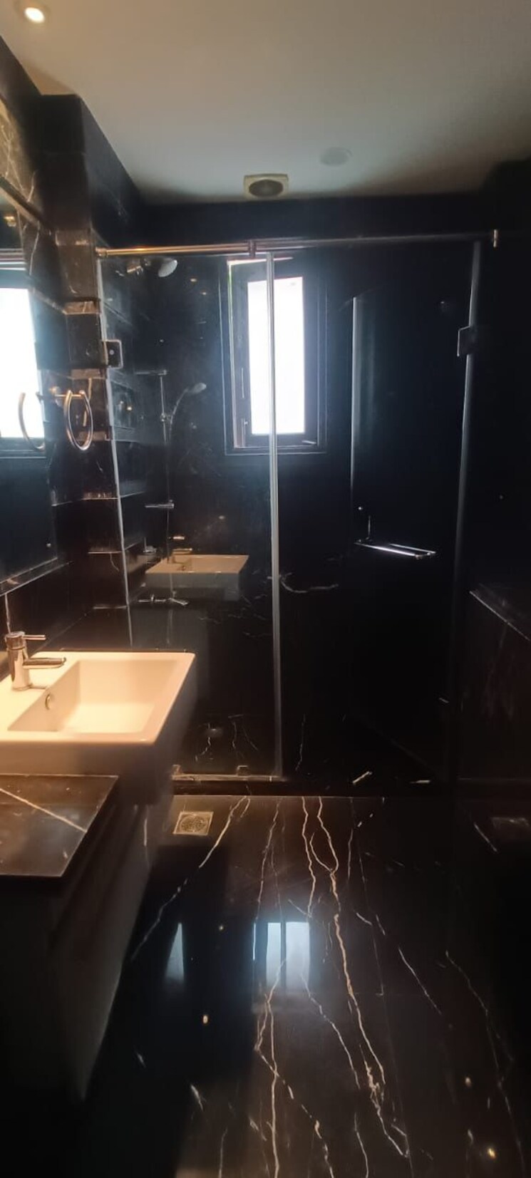 Gym, panchsheel park 4 Bedroom 500 Sq.Yd. Builder Floor In Panchsheel Park Delhi 9148509