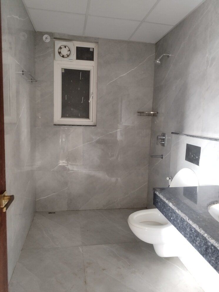 Bathroom, rishita-manhattan 3.5 Bedroom 1865 Sq.Ft. Apartment In Gomti Nagar Lucknow 9148494