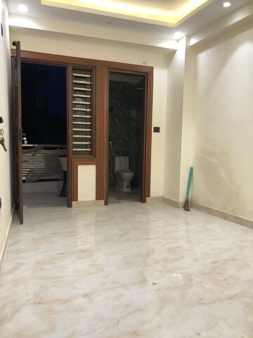 Room in 2 BHK Builder Floor at Palm Residency Chhatarpur, Chattarpur – for Rent