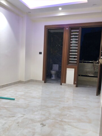Room in 2 BHK Builder Floor at Palm Residency Chhatarpur, Chattarpur – for Rent