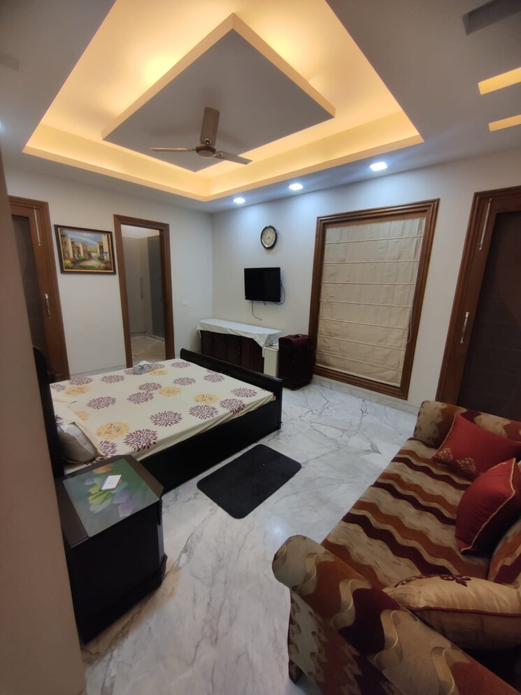 Bedroom, sector 47 6+ Bedroom 450 Sq.Mt. Villa In Sector 47 Noida 9148501