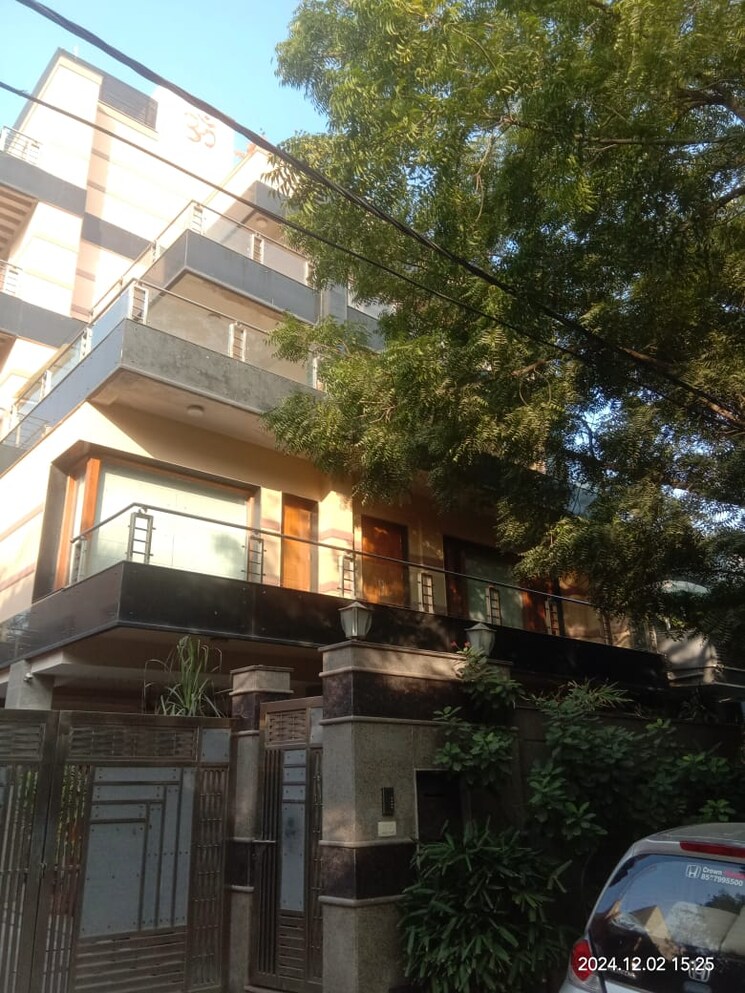 Exterior View, sector 47 6+ Bedroom 450 Sq.Mt. Villa In Sector 47 Noida 9148501