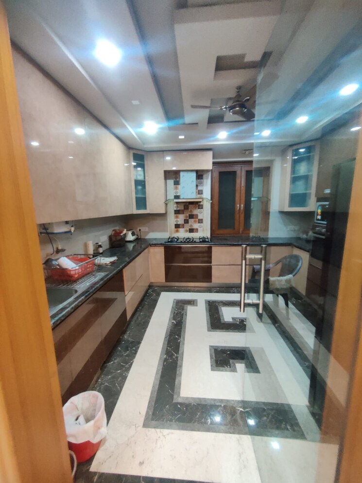 Kitchen, sector 47 6+ Bedroom 450 Sq.Mt. Villa In Sector 47 Noida 9148501