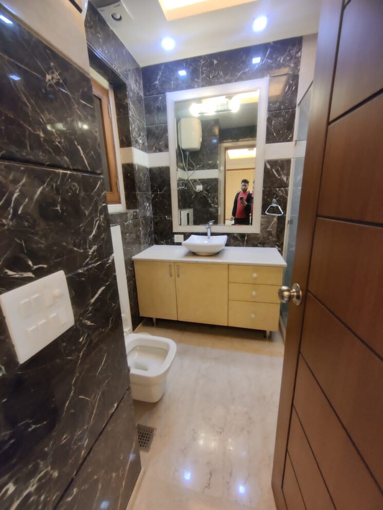 Master Bedroom, sector 47 6+ Bedroom 450 Sq.Mt. Villa In Sector 47 Noida 9148501