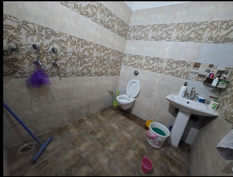 Bathroom, dhakoli 3 Bedroom 117 Sq.Yd. Apartment In Dhakoli Zirakpur 9148502