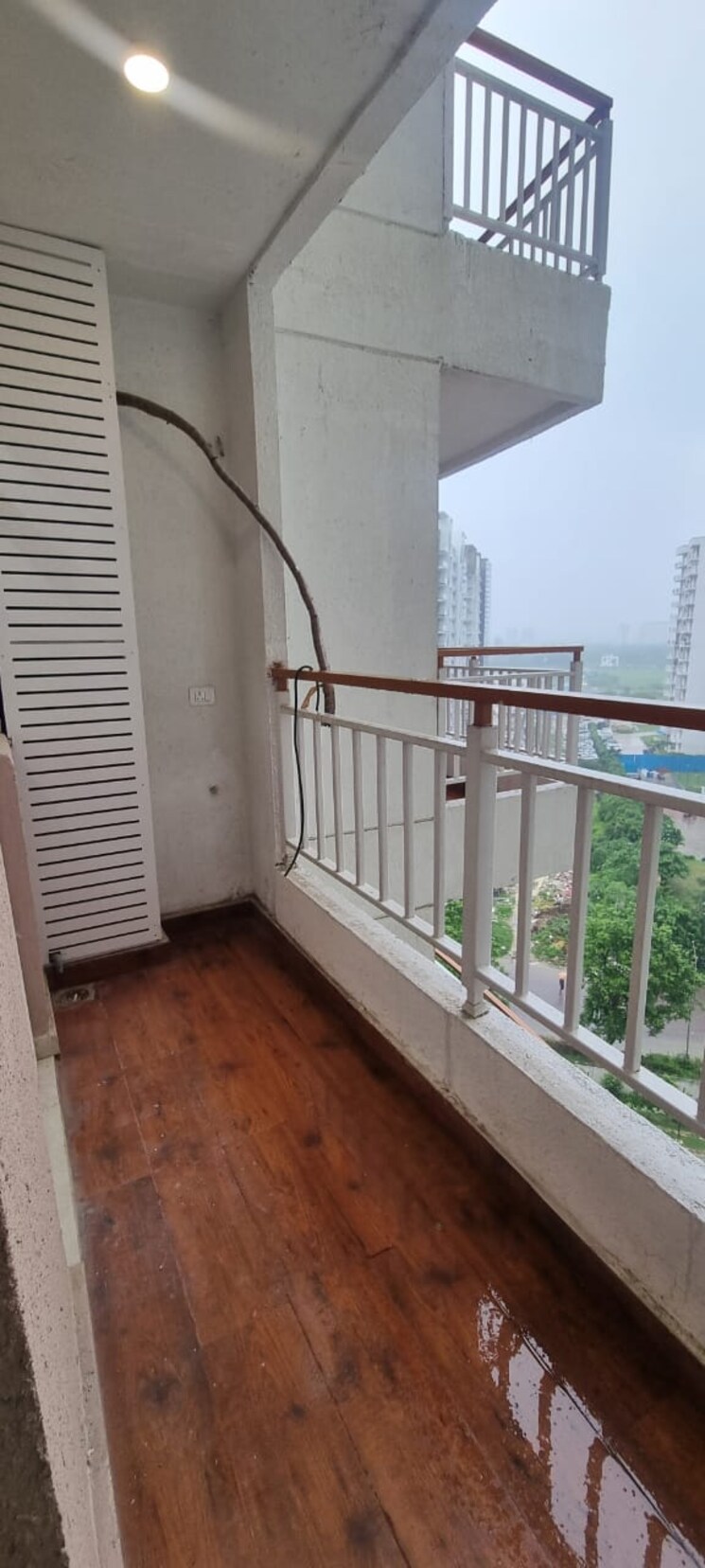 Balcony, rishita-mulberry-heights 3.5 Bedroom 1988 Sq.Ft. Apartment In Sushant Golf City Lucknow 9148510