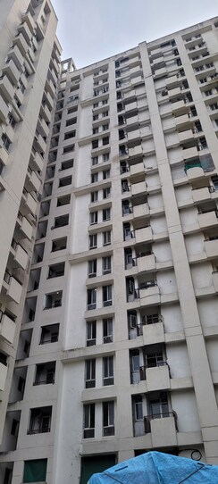 2 BHK + Study Room Apartment For Sale in Sector 131