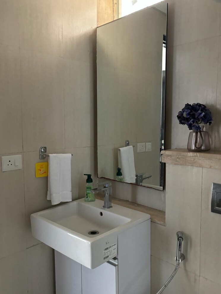 Bathroom, sector 131 2 Bedroom 950 Sq.Ft. Apartment In Sector 131 Noida 9148518