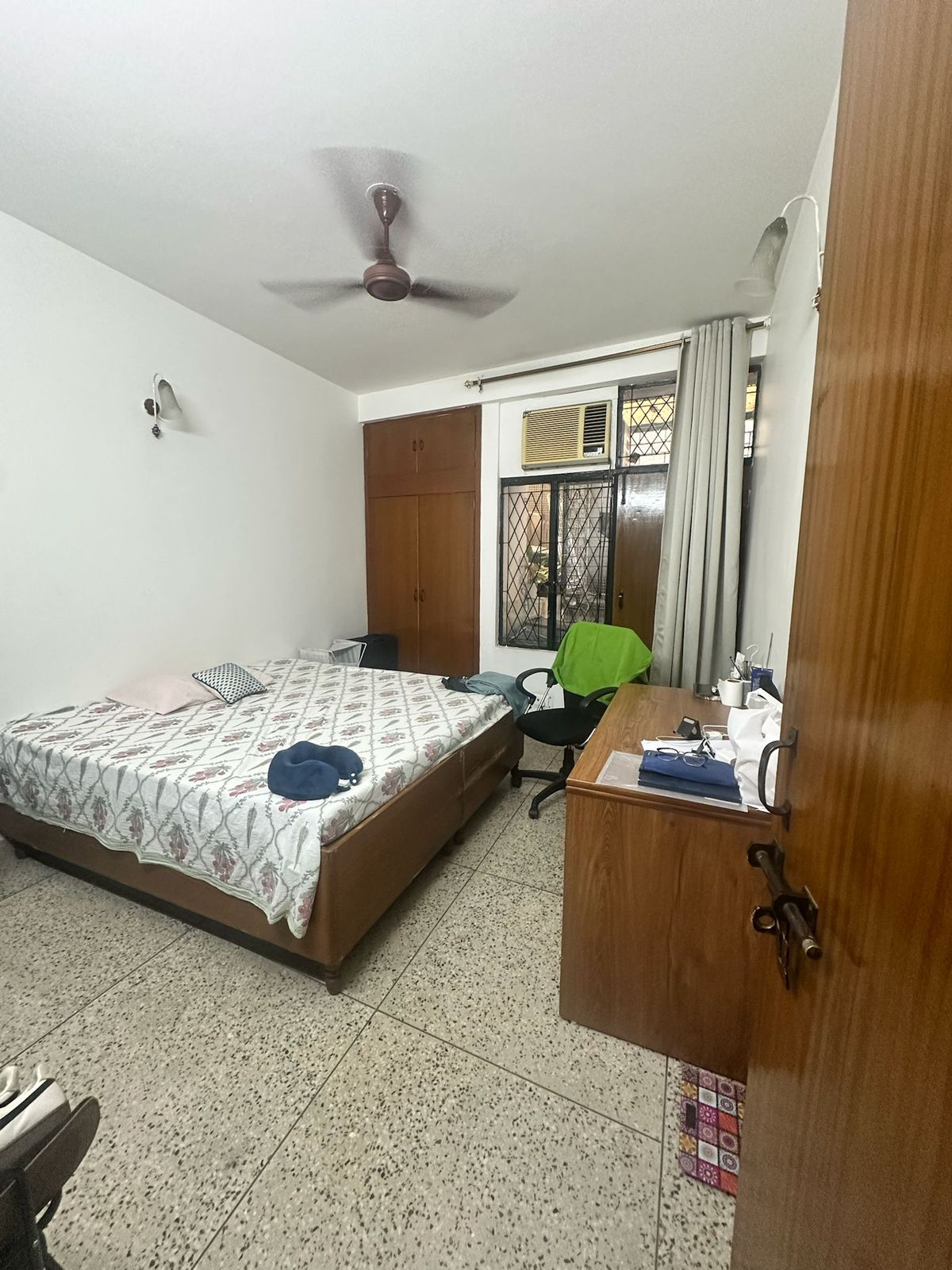2 BHK + Study Room Builder Floor For Rent in RWA Chittaranjan Park Block R