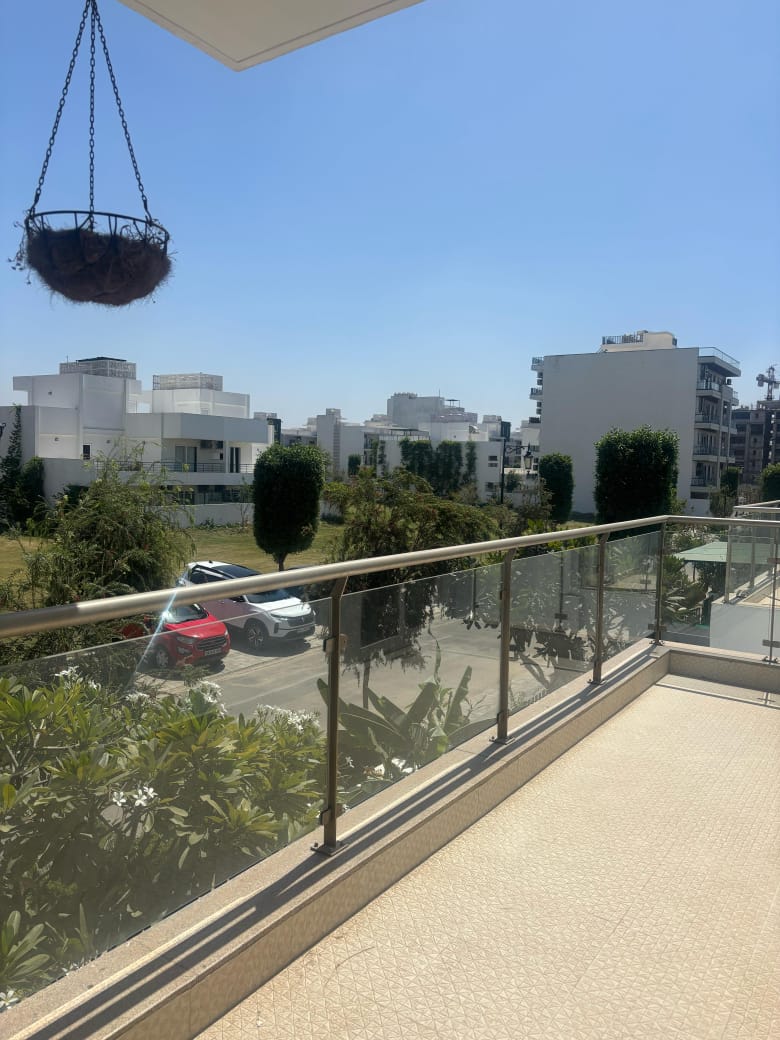 4 BHK + Pooja Room,Servant Room,Study Room,Extra Room 4000 Sq.Ft. Villa in Central Park 3 Flower Valley