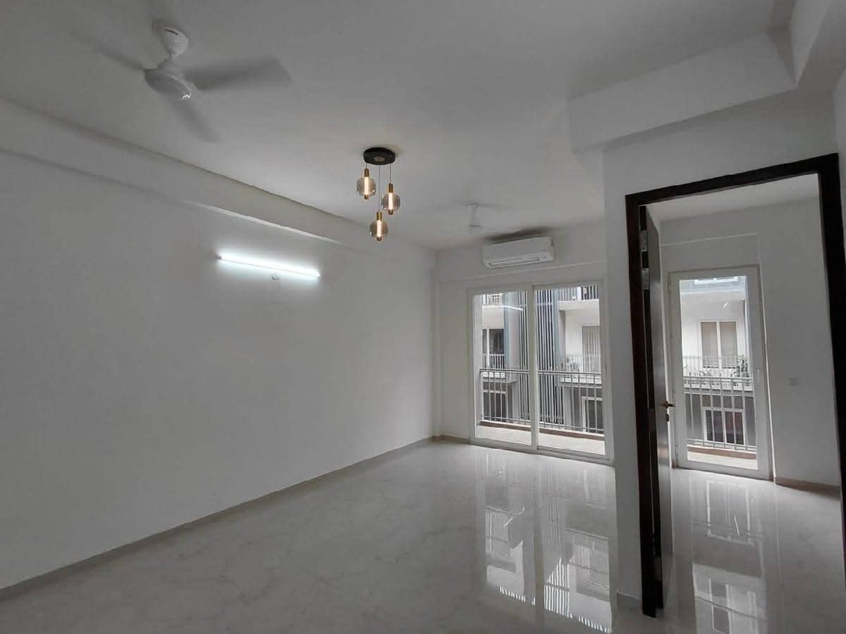 3.5 BHK + Study Room Apartment For Rent in Smart World Orchard