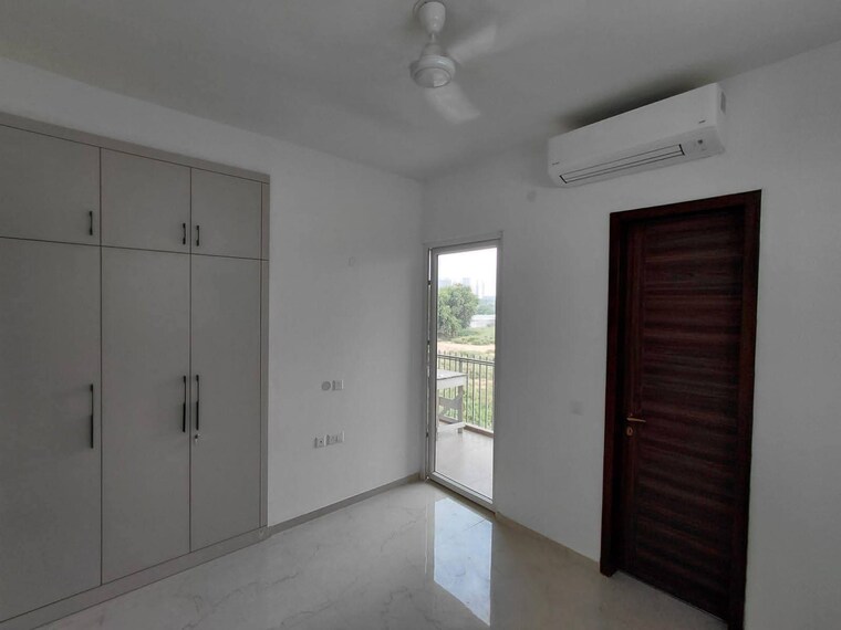 Room, smart-world-orchard 3.5 Bedroom 1700 Sq.Ft. Apartment In Sector 61 Gurgaon 9148658