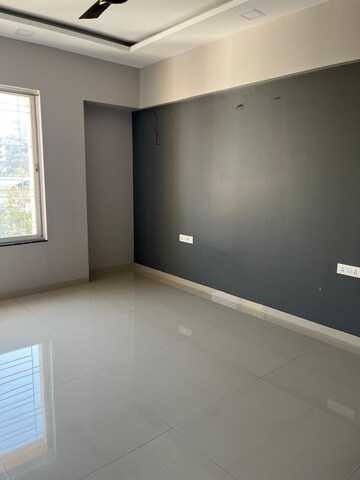 Room in 2 BHK Apartment at Puraniks Abitante Fiore, Bavdhan – for Rent