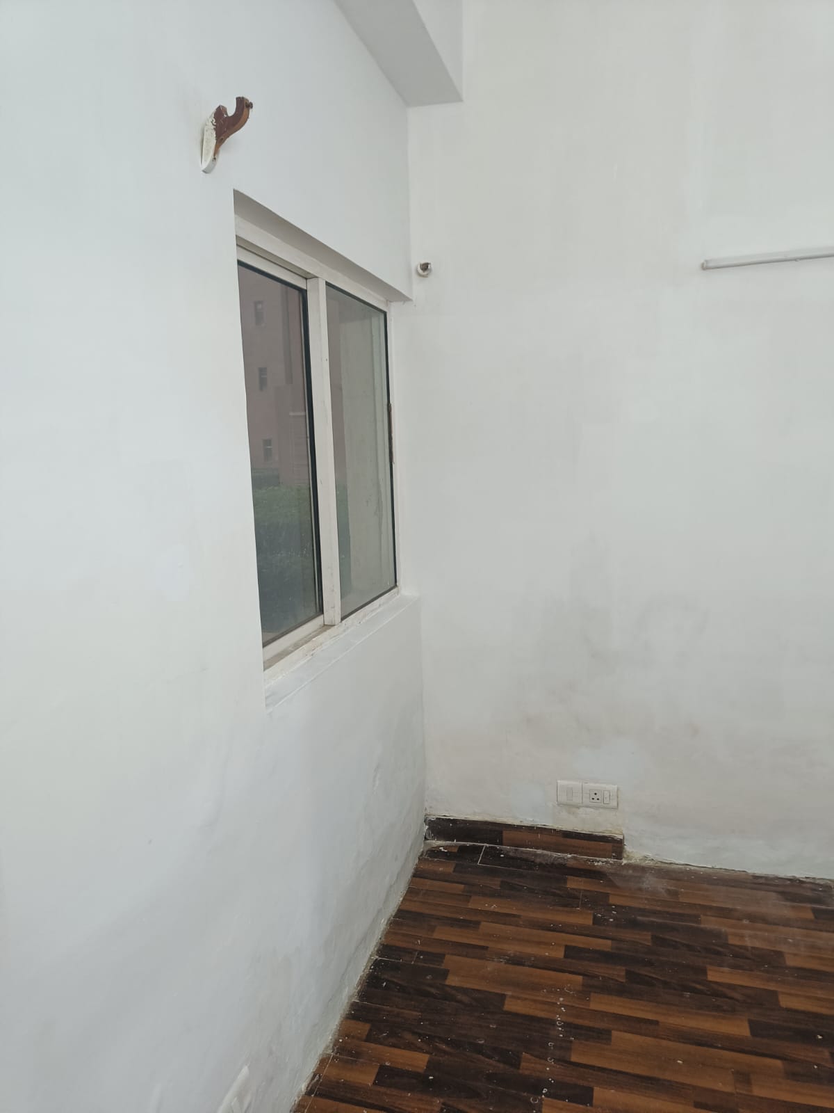 3 BHK + Extra Room Independent House For Rent in Defence Enclave Noida