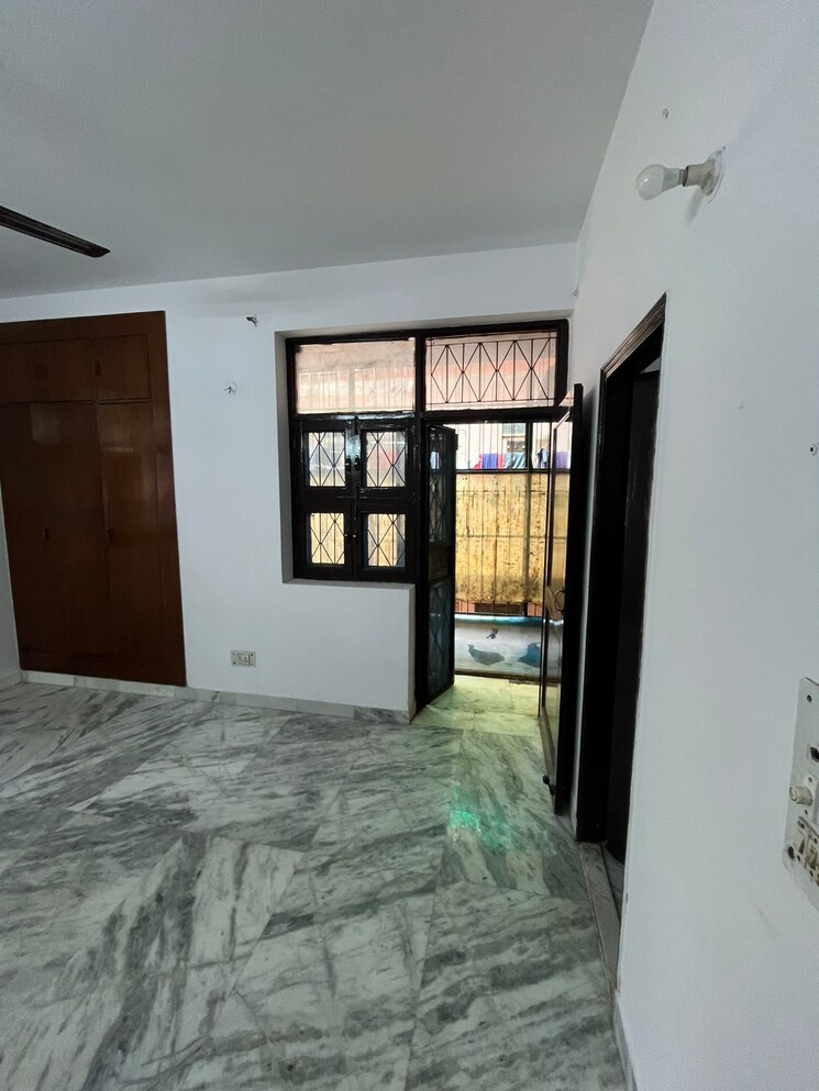 Room, sunlight-apartments-sector-44 2 Bedroom 252 Sq.Mt. Independent House In Sector 44 Noida 9148725