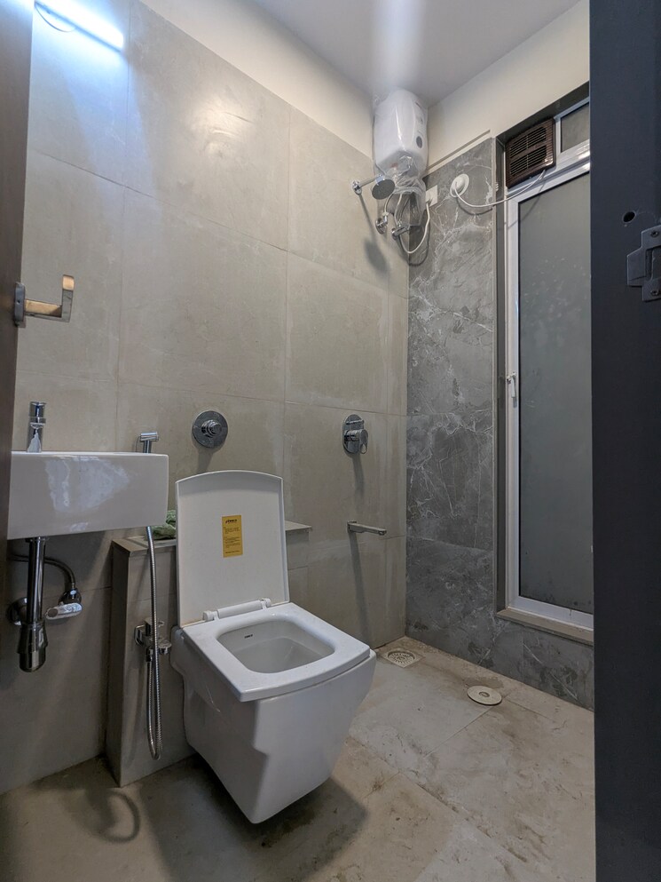 Bathroom, dotom-isle 1 Bedroom 377 Sq.Ft. Apartment In Malad West Mumbai 9148726