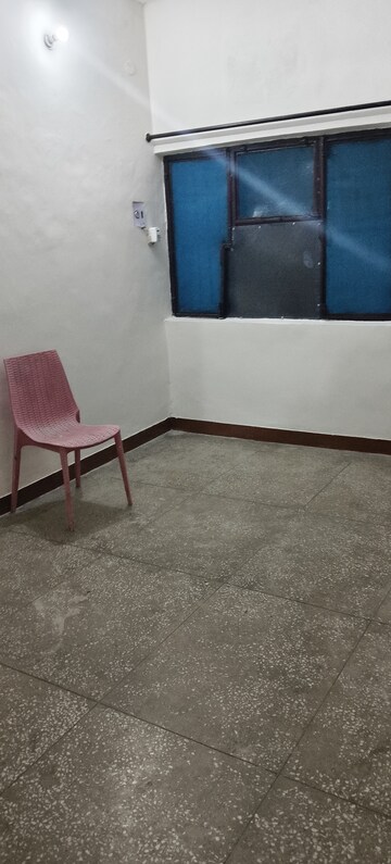 Furnished Amenities in 1 BHK Apartment at Arawali Apartments, Sector 52 – for Rent