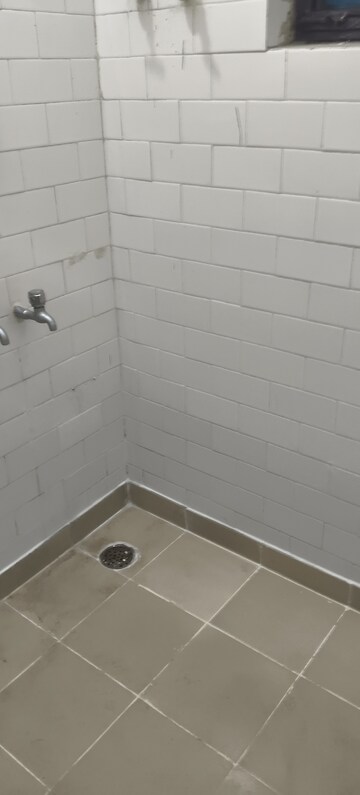 Bathroom in 1 BHK Apartment at Arawali Apartments, Sector 52 – for Rent