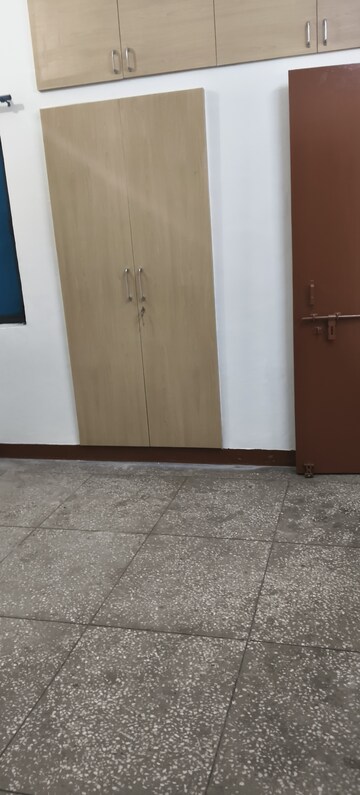 Room in 1 BHK Apartment at Arawali Apartments, Sector 52 – for Rent