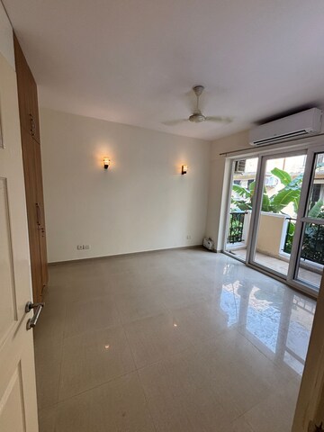 3 BHK Apartment For Rent in Emaar Emerald Estate, Sector 65
