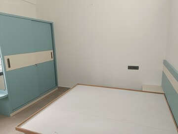Room in 3 BHK Builder Floor at Krsna Laburnum, Dollars Colony – for Rent