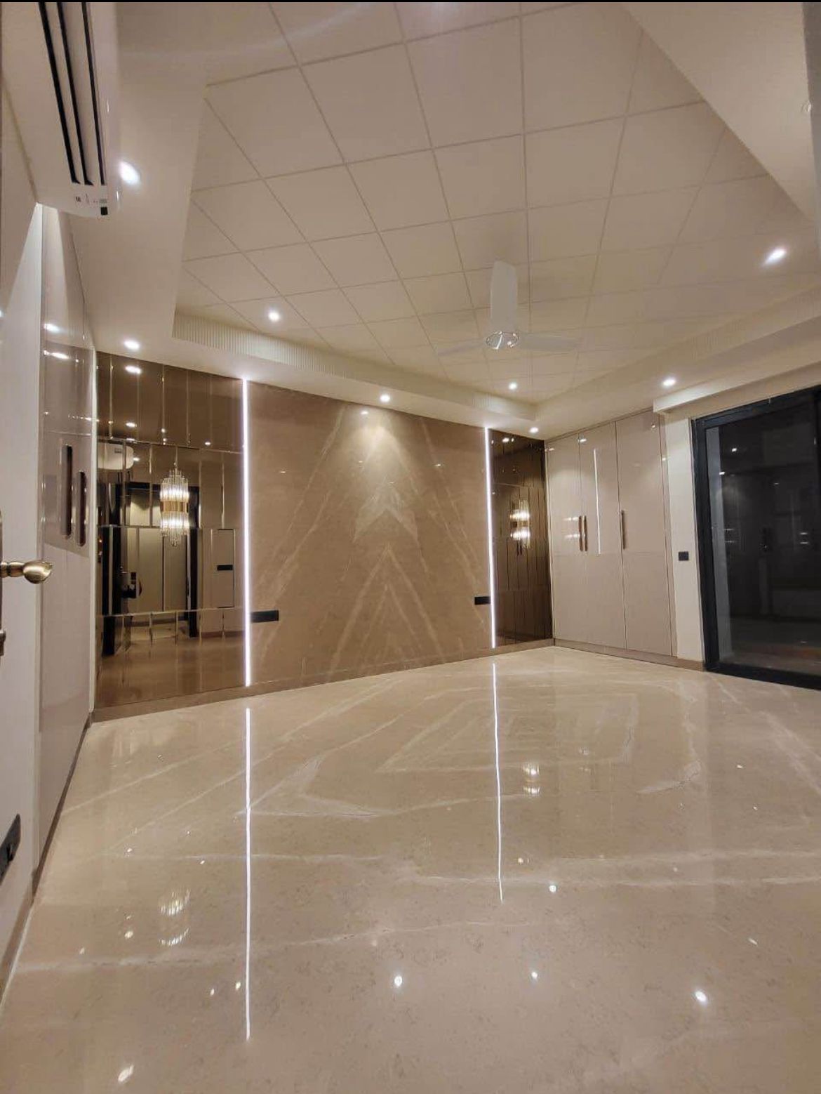 4 BHK + Servant Room 2810 Sq.Ft. Apartment in DLF Westend Heights