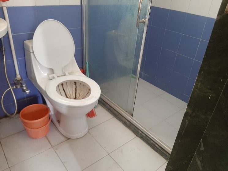 Bathroom, shrinivas-crossover-county-f-wing 2 Bedroom 1100 Sq.Ft. Apartment In Sinhagad Road Pune 9148814