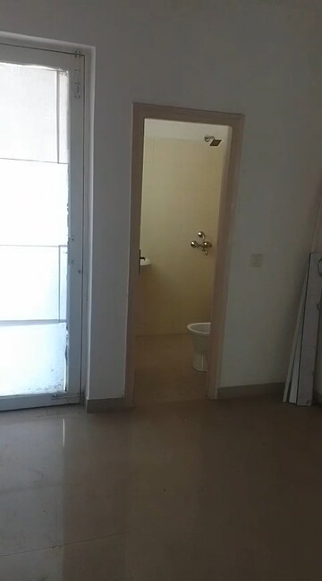 Room in 3 BHK Apartment at Puri Vip Floors, Sector 81 – for Rent