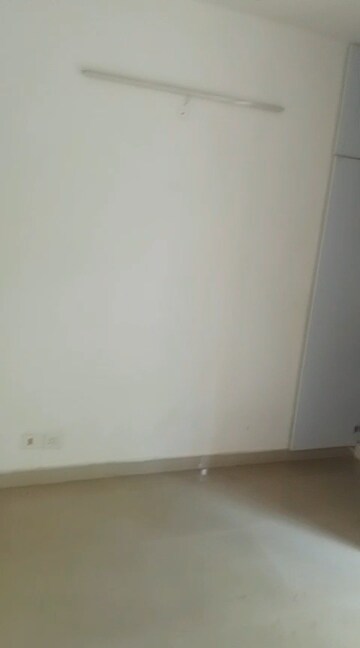 Room in 3 BHK Apartment at Puri Vip Floors, Sector 81 – for Rent