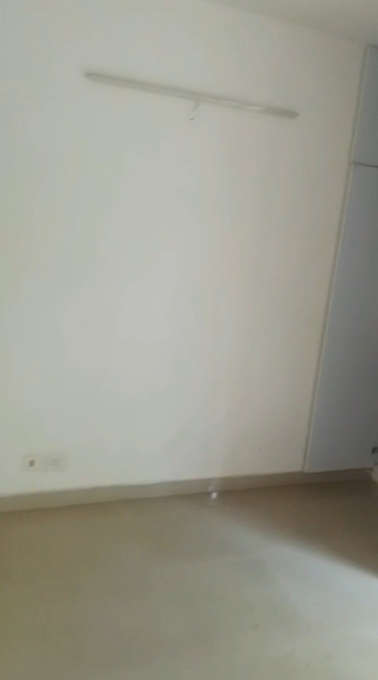 Room, puri-vip-floors 3 Bedroom 275 Sq.Ft. Apartment In Sector 81 Faridabad 9148880