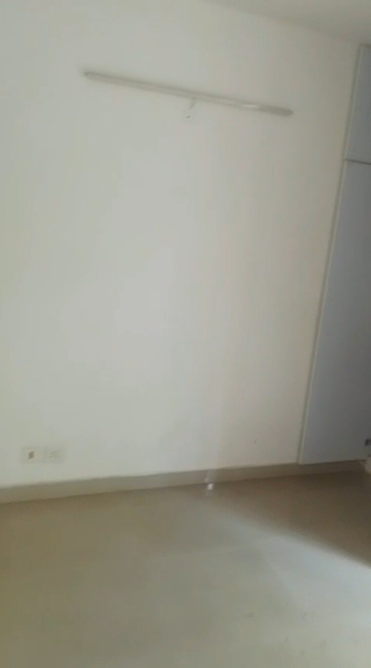 Room, puri-vip-floors 3 Bedroom 275 Sq.Ft. Apartment In Sector 81 Faridabad 9148880