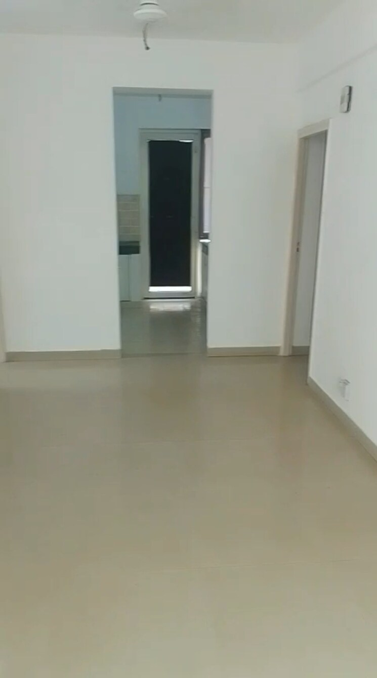 Room, puri-vip-floors 3 Bedroom 275 Sq.Ft. Apartment In Sector 81 Faridabad 9148880